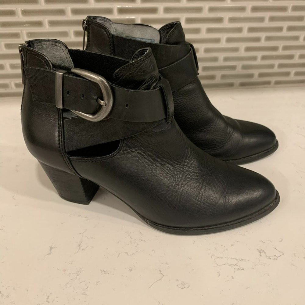 Vionic Rory Smooth Black Leather Booties